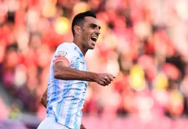 刘易斯通过 刘易斯通过