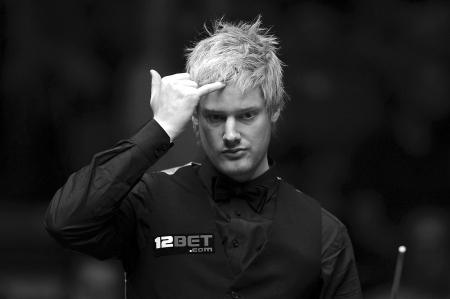 选赛首战中 选赛首战中