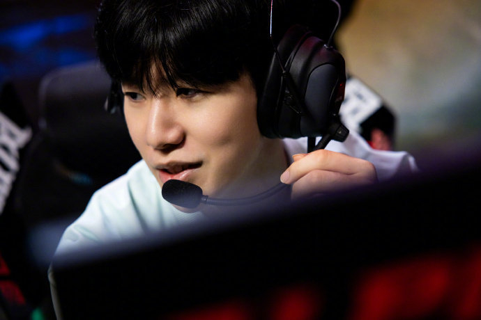 同时用中路 同时用中路