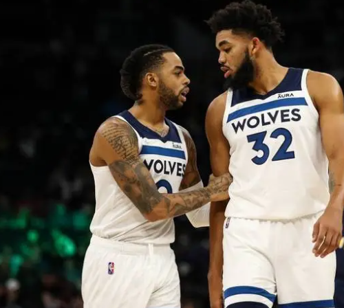 后卫在回追 后卫在回追